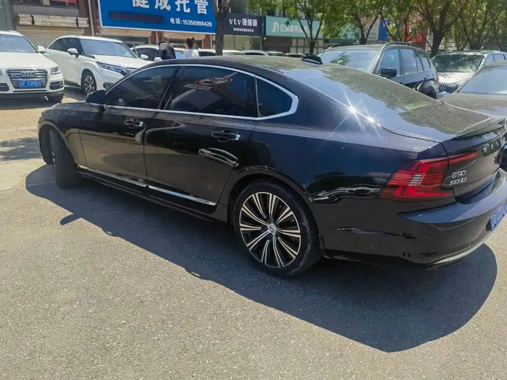 VOLVO S90 2021