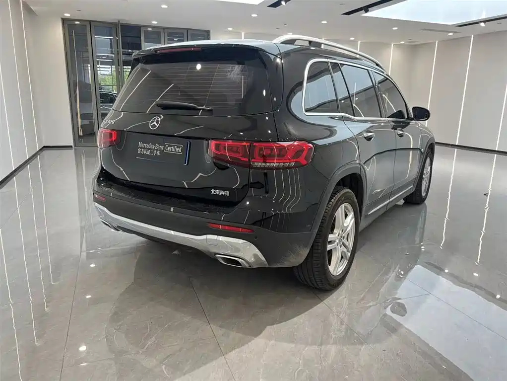 MERCEDES BENZ GLB 2023
