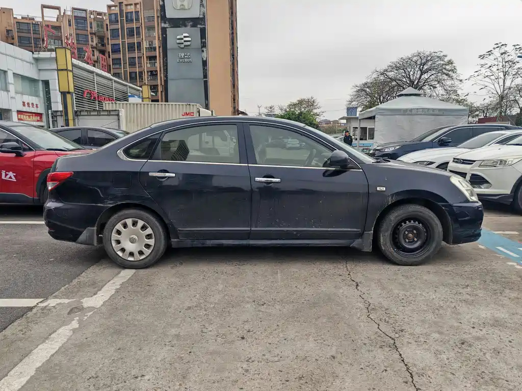 NISSAN SYLPHY 2015