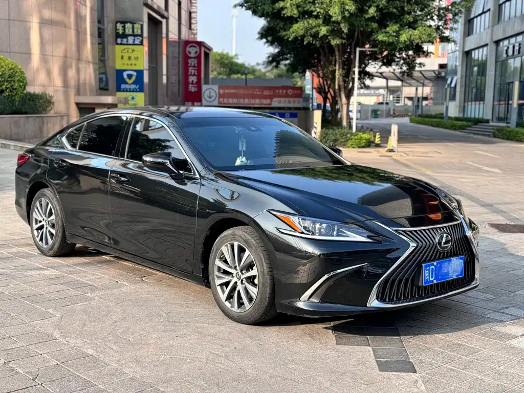 LEXUS ES 2021