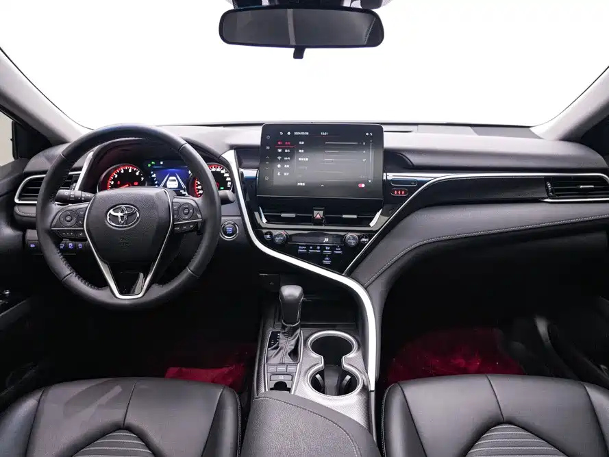 TOYOTA CAMRY 2023