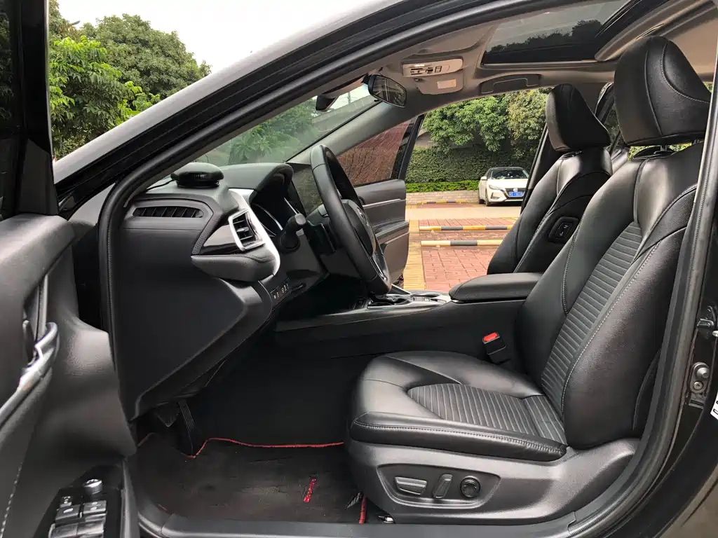 TOYOTA CAMRY 2023