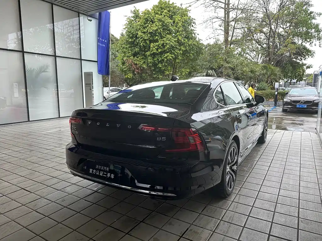 VOLVO S90 2021