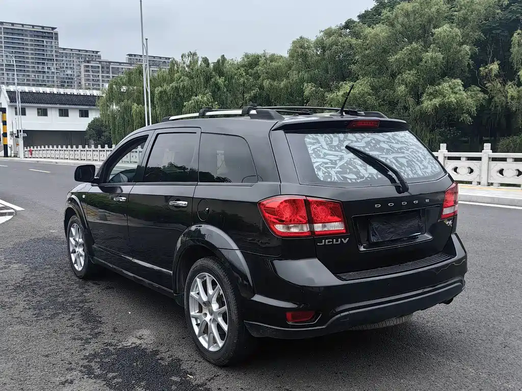 DODGE JCUV 2013