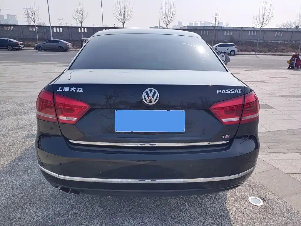VOLKSWAGEN PASSAT 2016