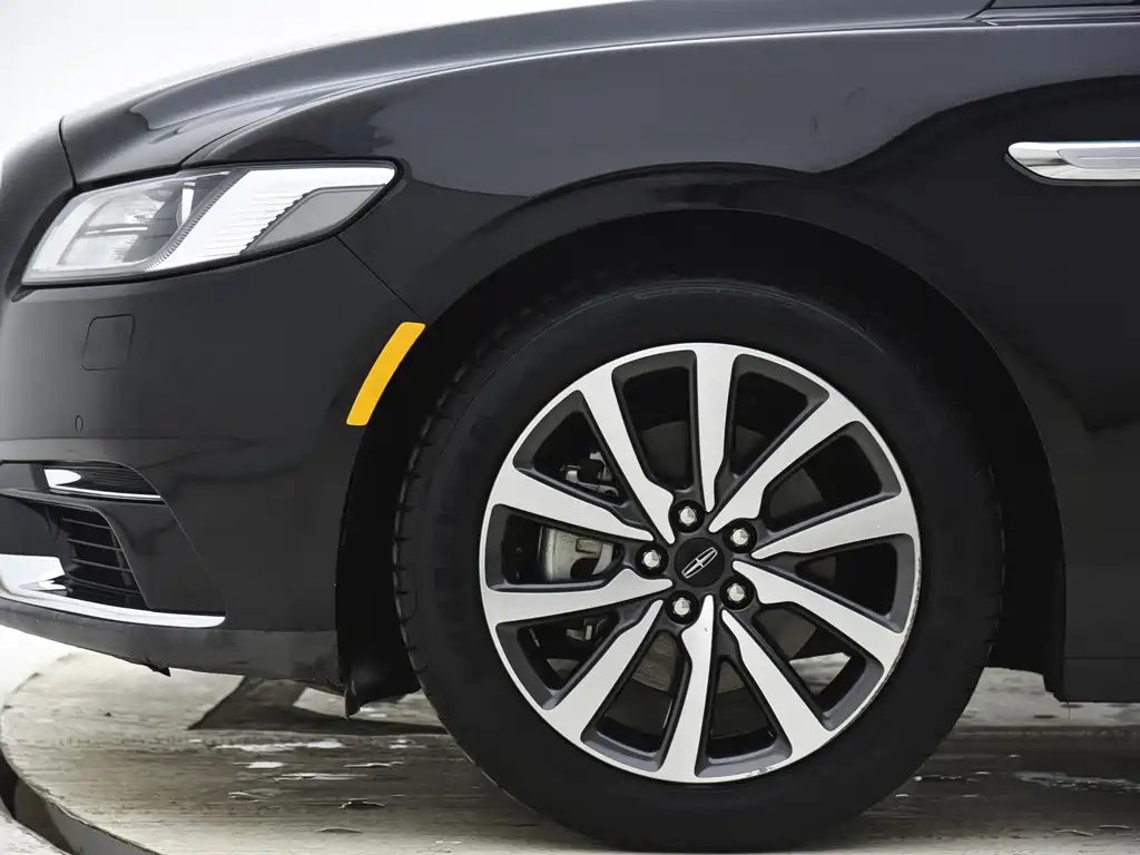 LINCOLN CONTINENTAL 2021