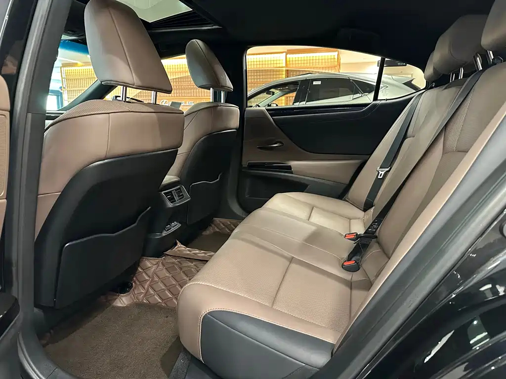 LEXUS ES 2022