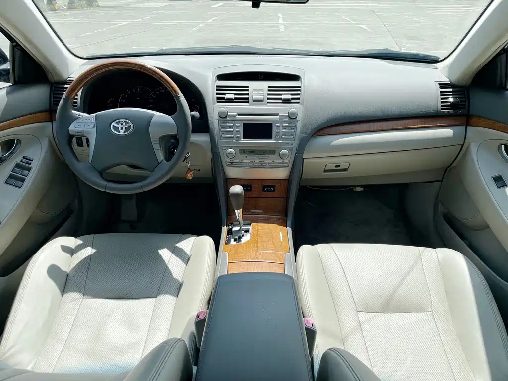 TOYOTA CAMRY 2011