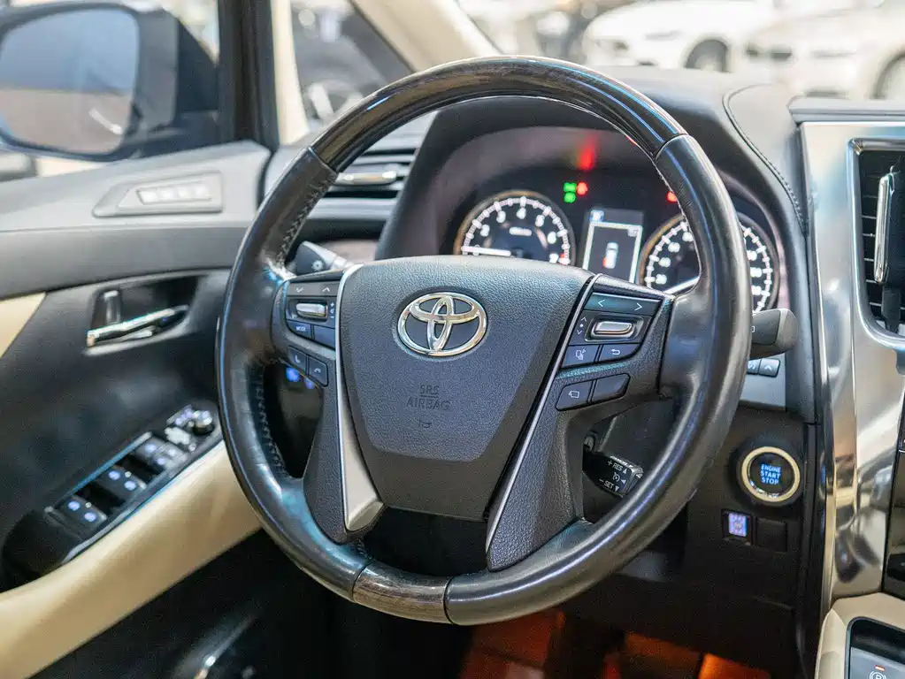 TOYOTA ALPHARD 2018