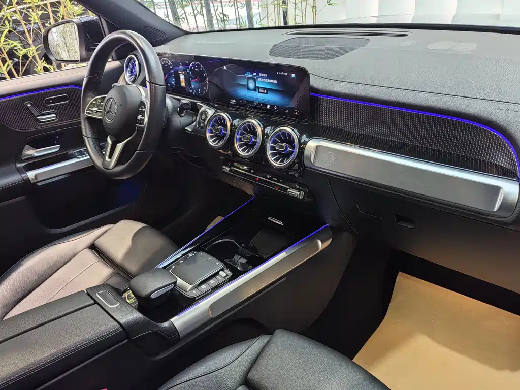 MERCEDES BENZ GLB 2021