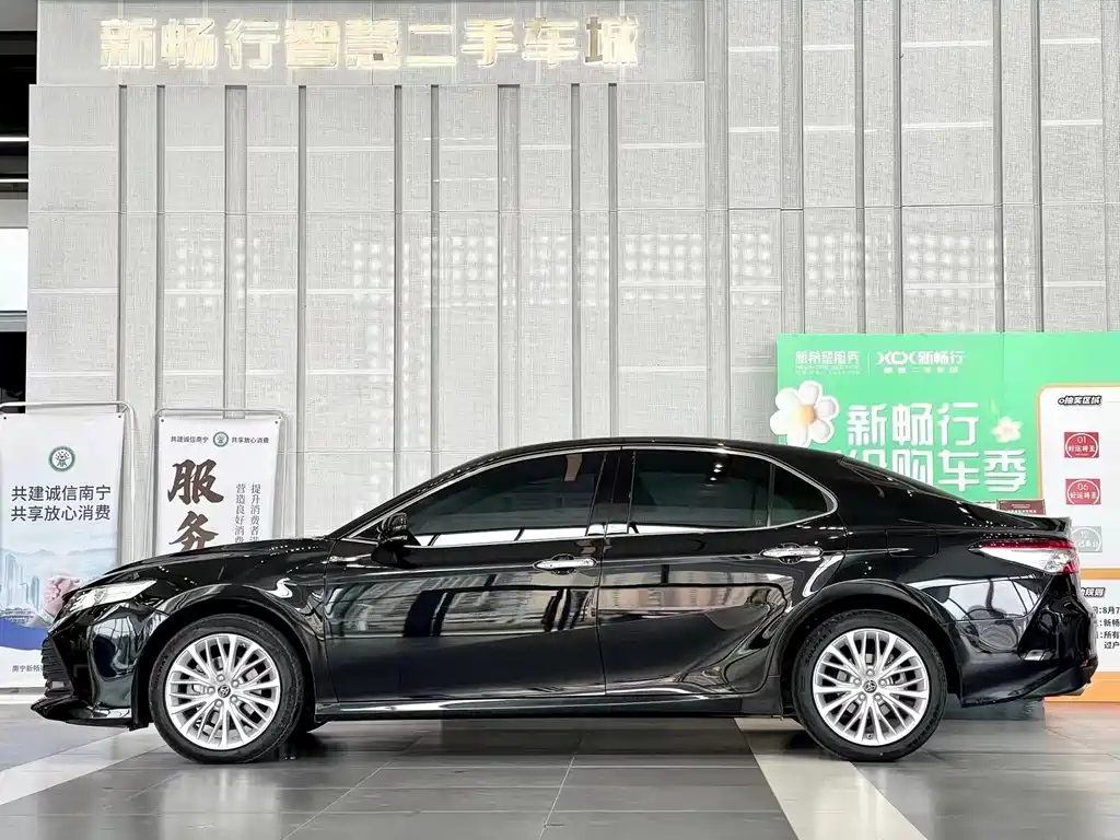TOYOTA CAMRY 2019