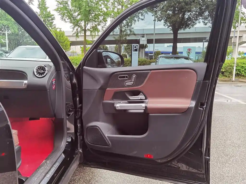 MERCEDES BENZ GLB 2020