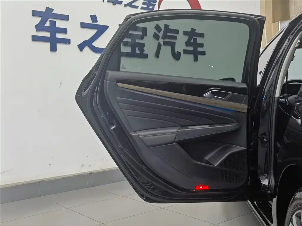 VOLKSWAGEN PASSAT 2021