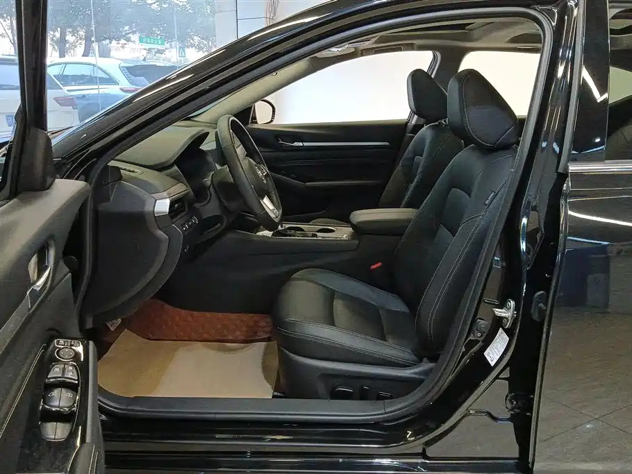 NISSAN TEANA 2022