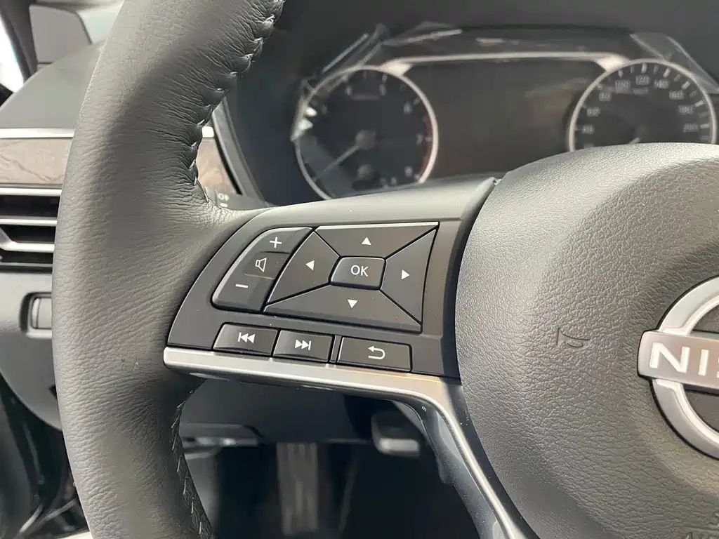 NISSAN TEANA 2024