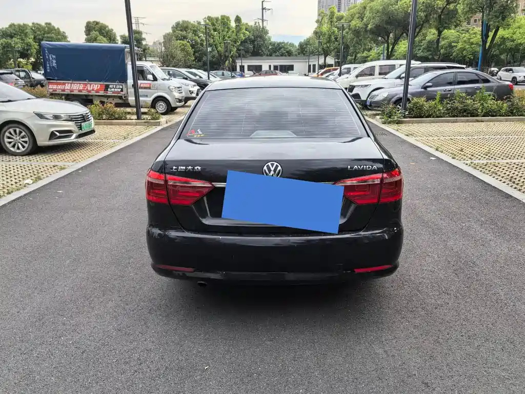 VOLKSWAGEN LAVIDA 2013