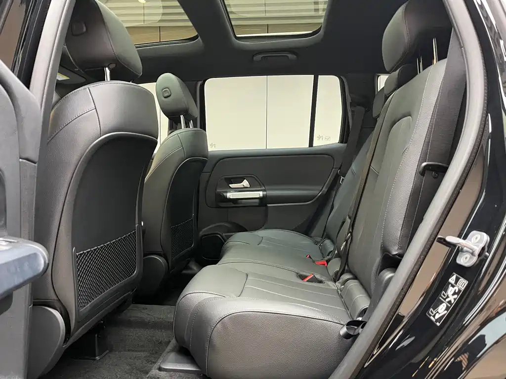 MERCEDES BENZ GLB 2023