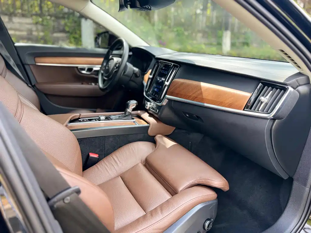 VOLVO S90 2020