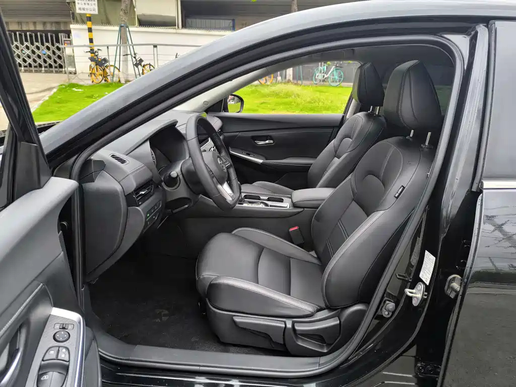 NISSAN SYLPHY 2020