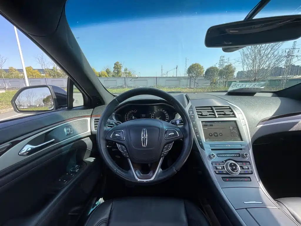 LINCOLN MKZ 2017