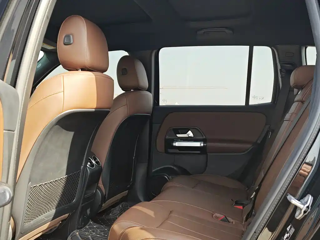MERCEDES BENZ GLB 2023