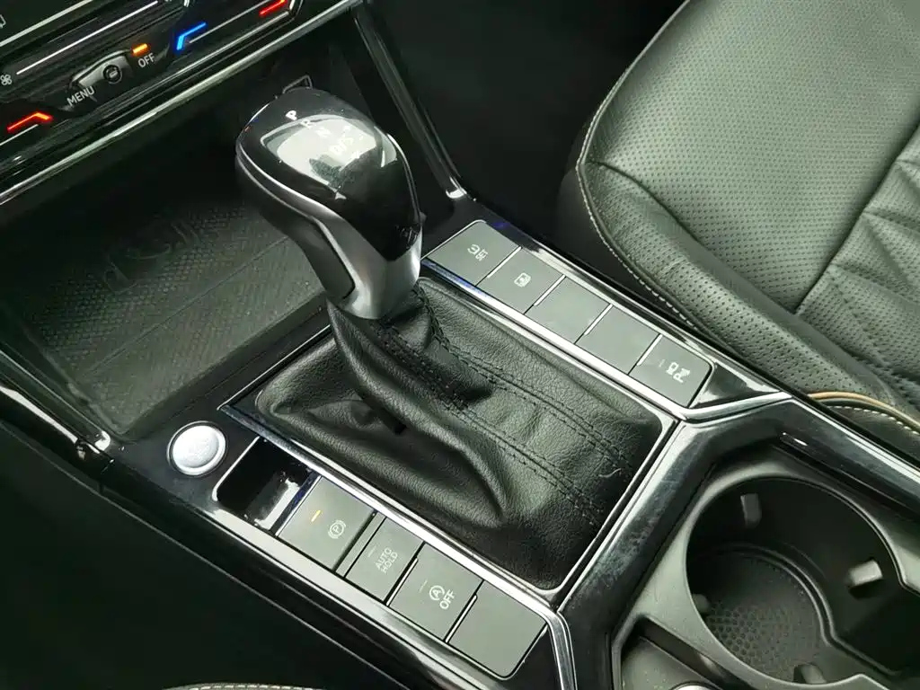 VOLKSWAGEN PASSAT 2021