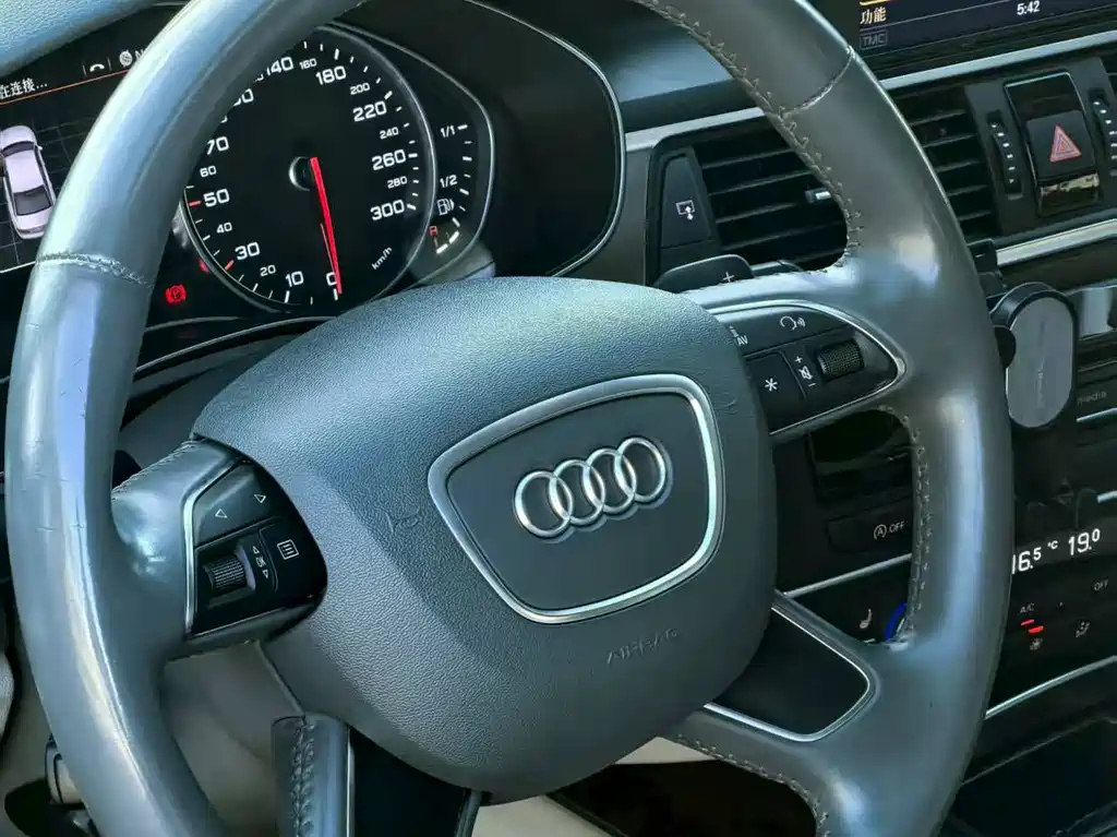 AUDI A6L 2014