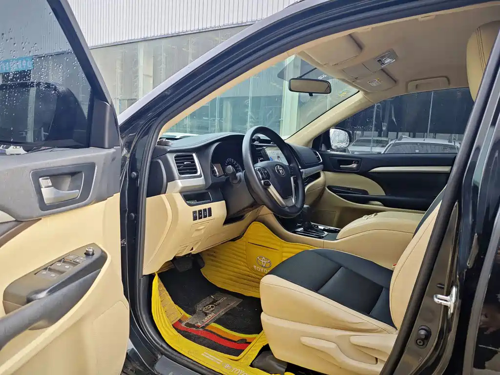 TOYOTA HIGHLANDER 2020