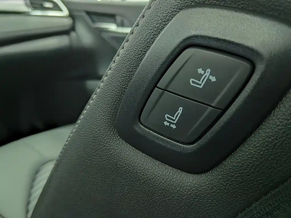 TOYOTA CAMRY 2023