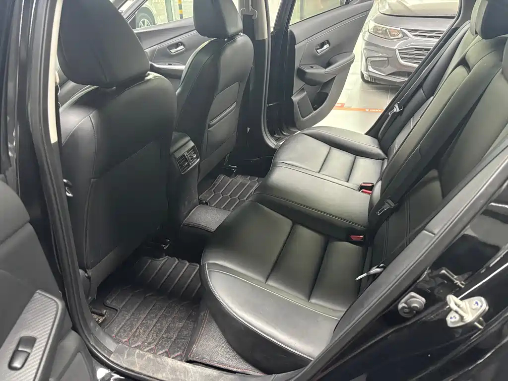 NISSAN SYLPHY 2020