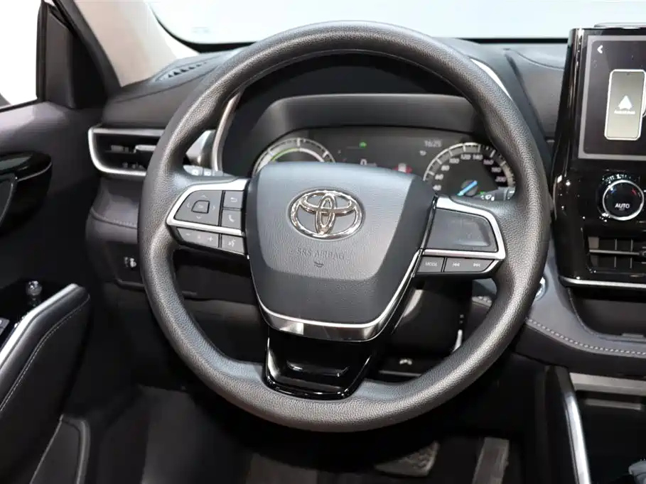 TOYOTA HIGHLANDER 2023
