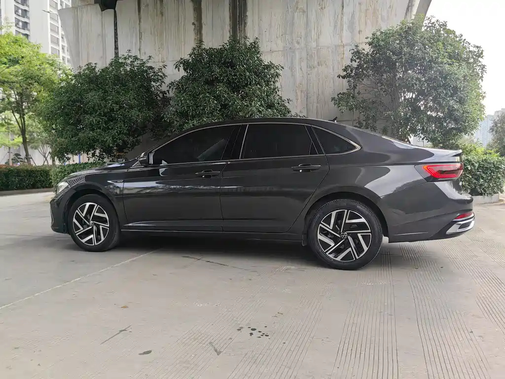 VOLKSWAGEN SAGITAR 2023