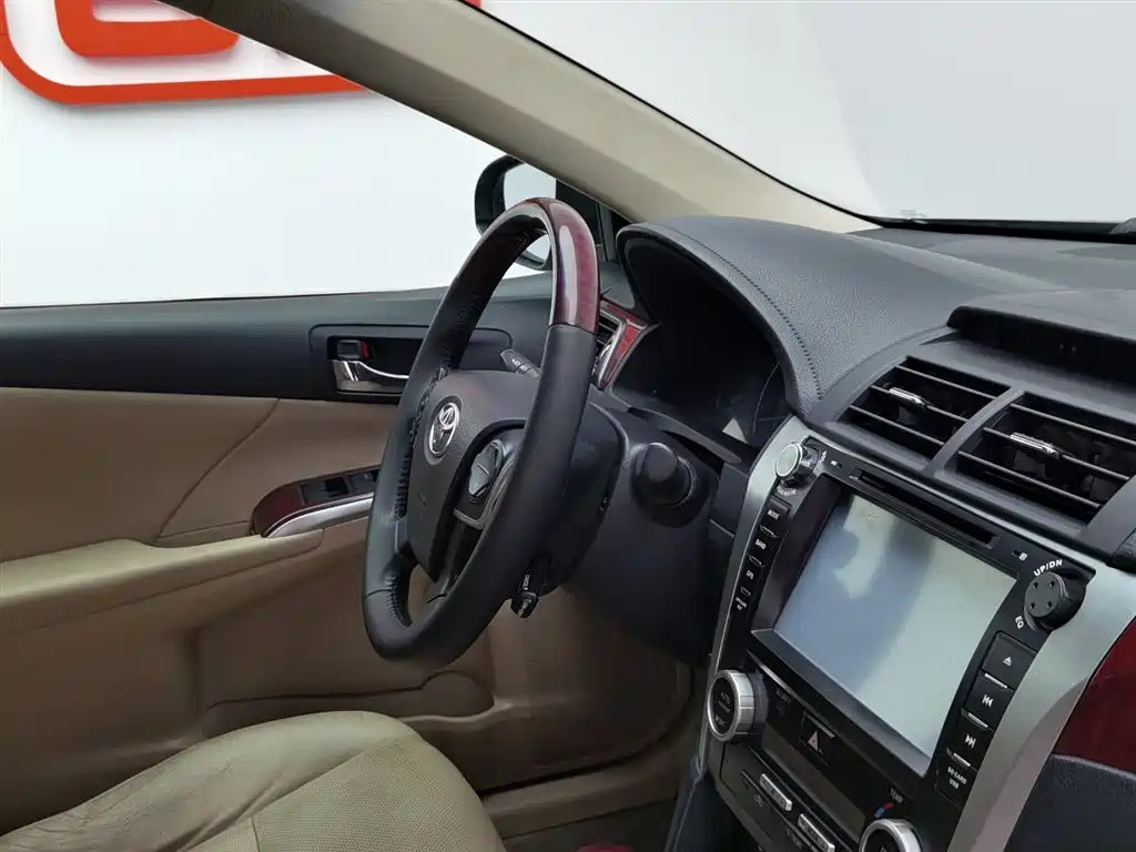 TOYOTA CAMRY 2013