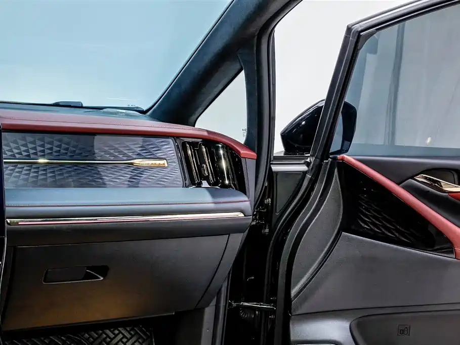 TRUMPCHI M8 2023