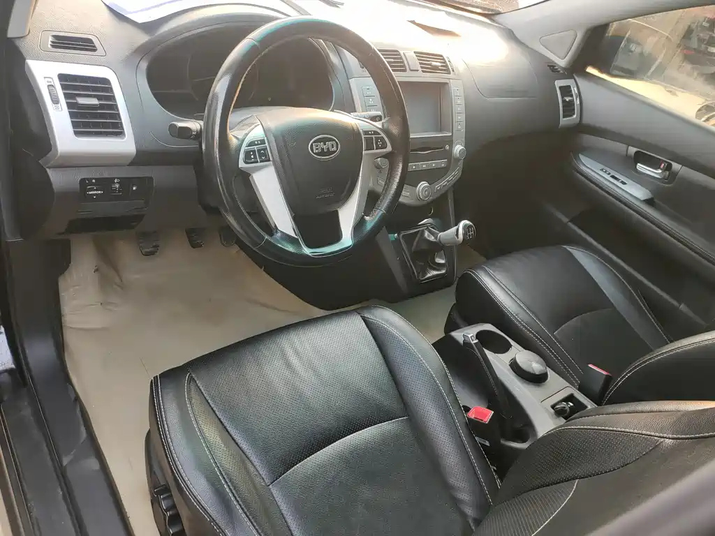 BYD S6 2014