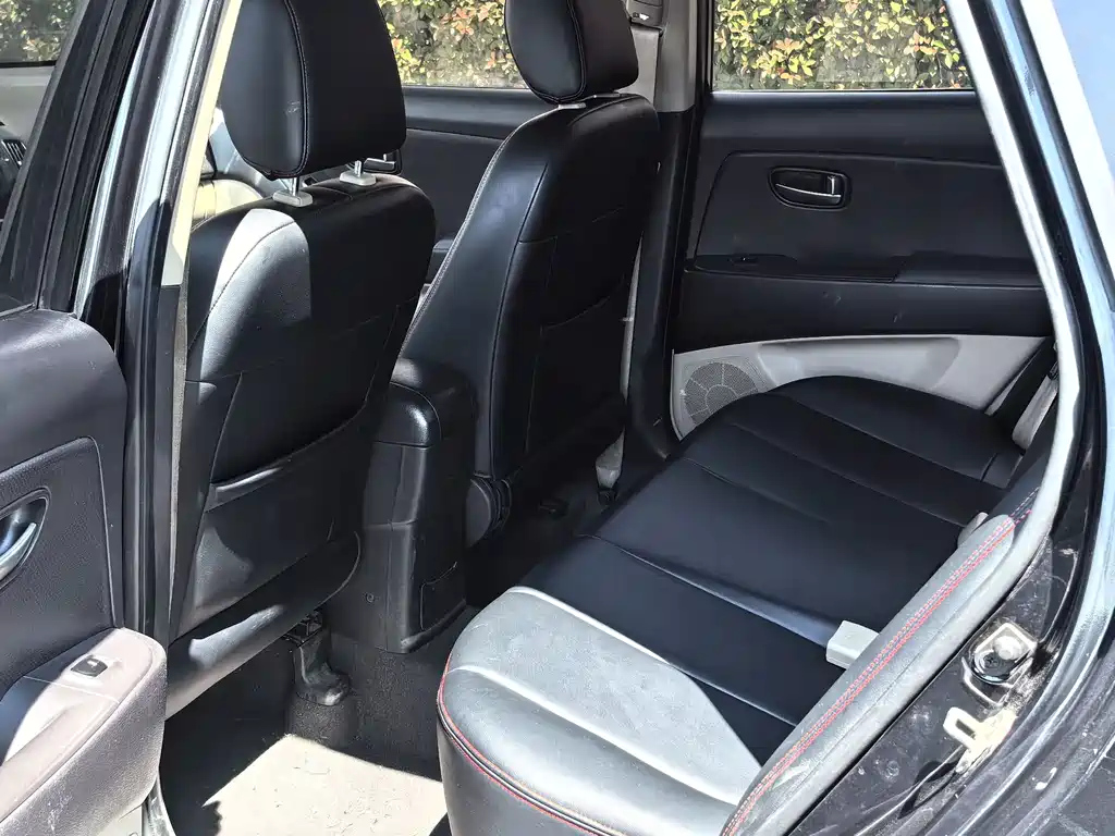 HYUNDAI CELESTA 2012