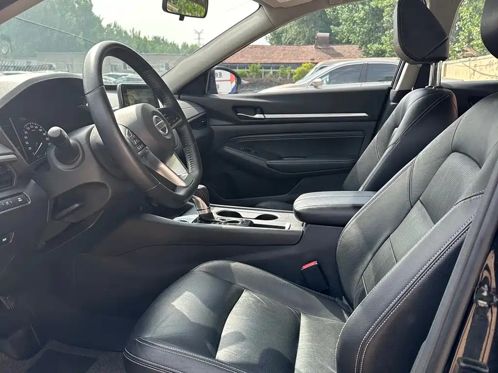 NISSAN TEANA 2020