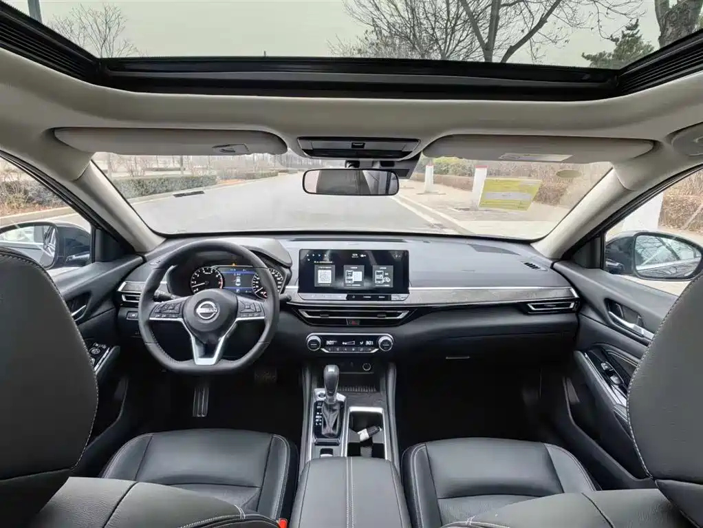NISSAN TEANA 2023