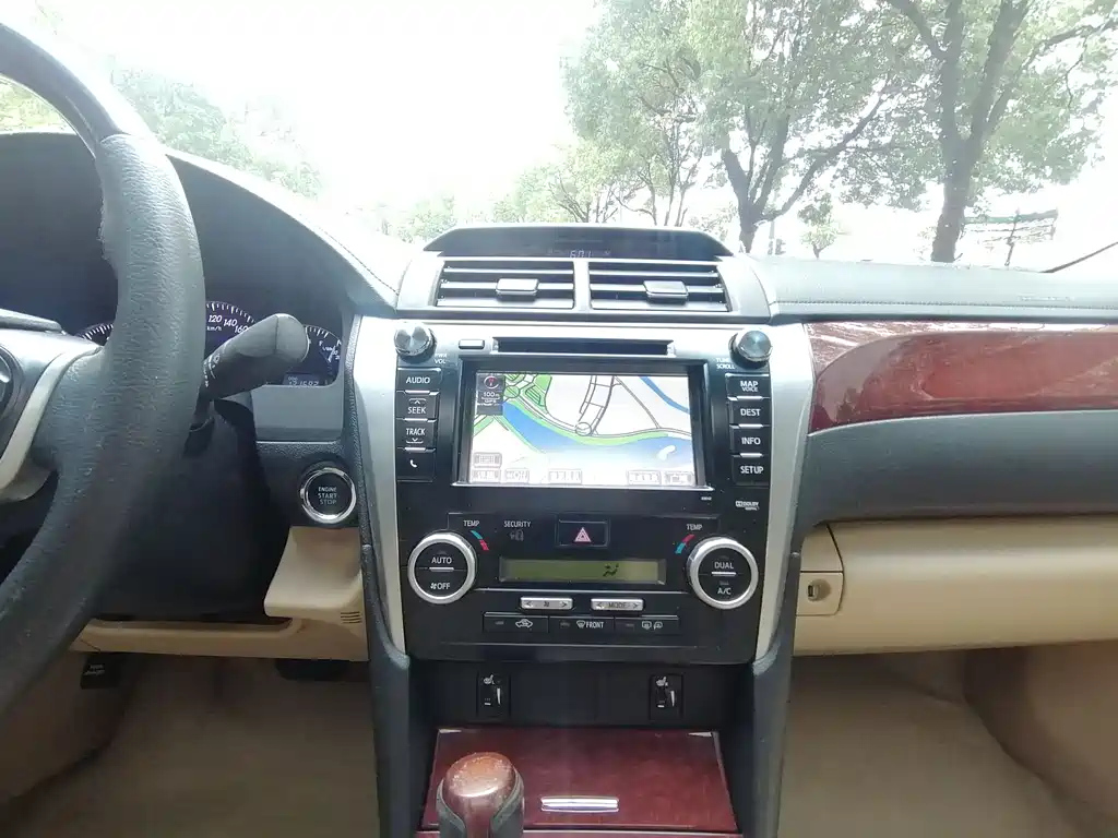 TOYOTA CAMRY 2012