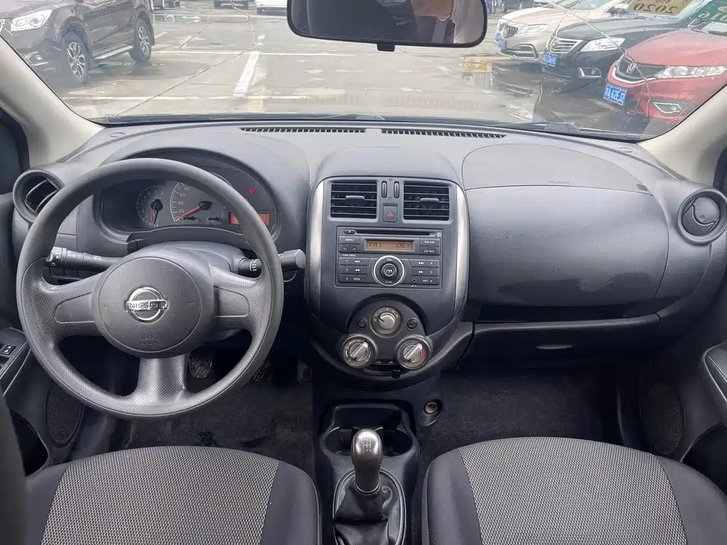 NISSAN SUNNY 2013