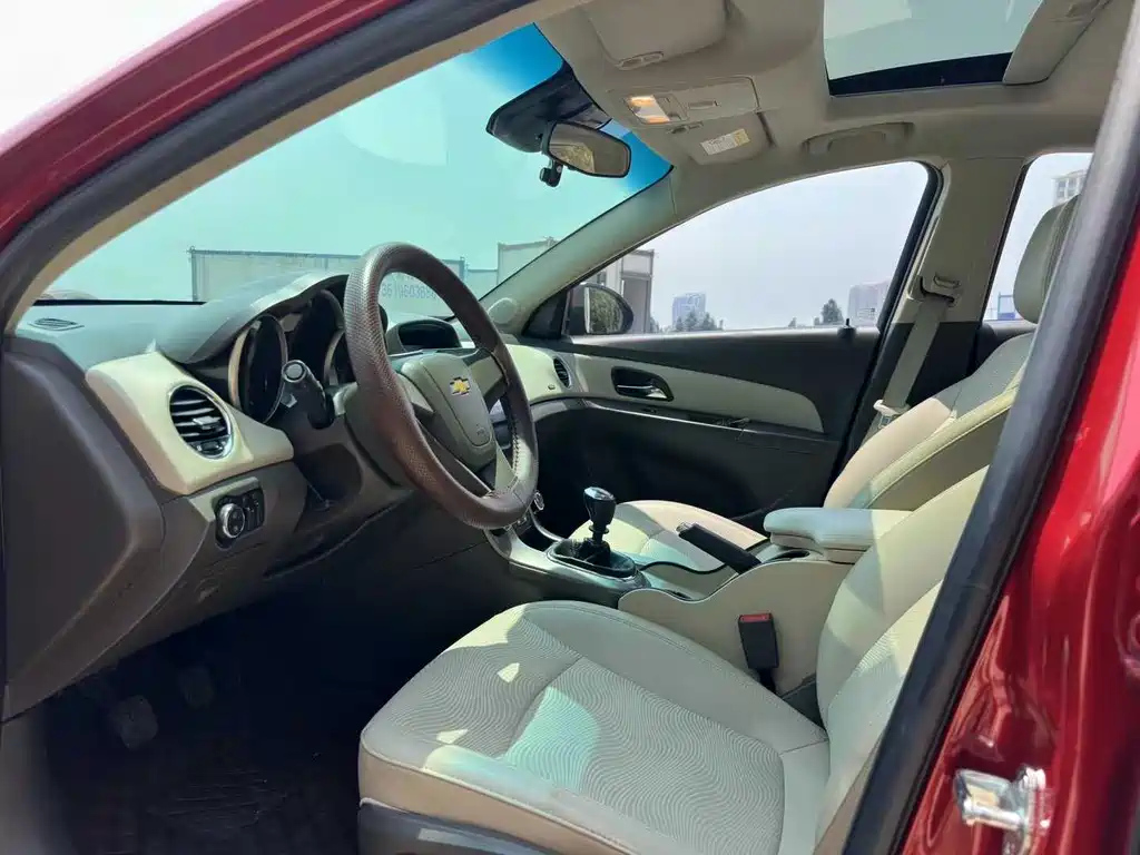 CHEVROLET CRUZE 2015