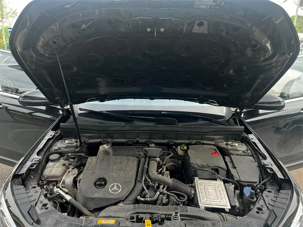 MERCEDES BENZ GLB 2021