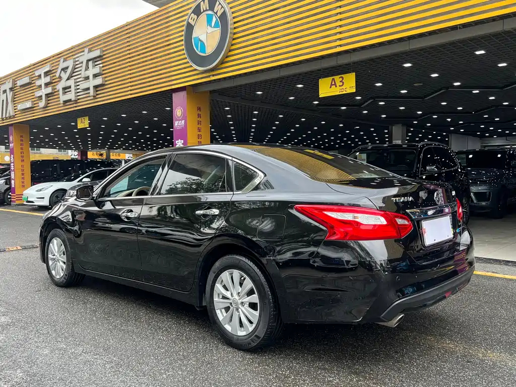 NISSAN TEANA 2018