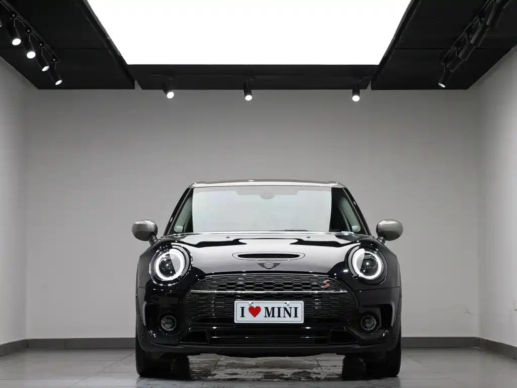 MINI CLUBMAN 2022