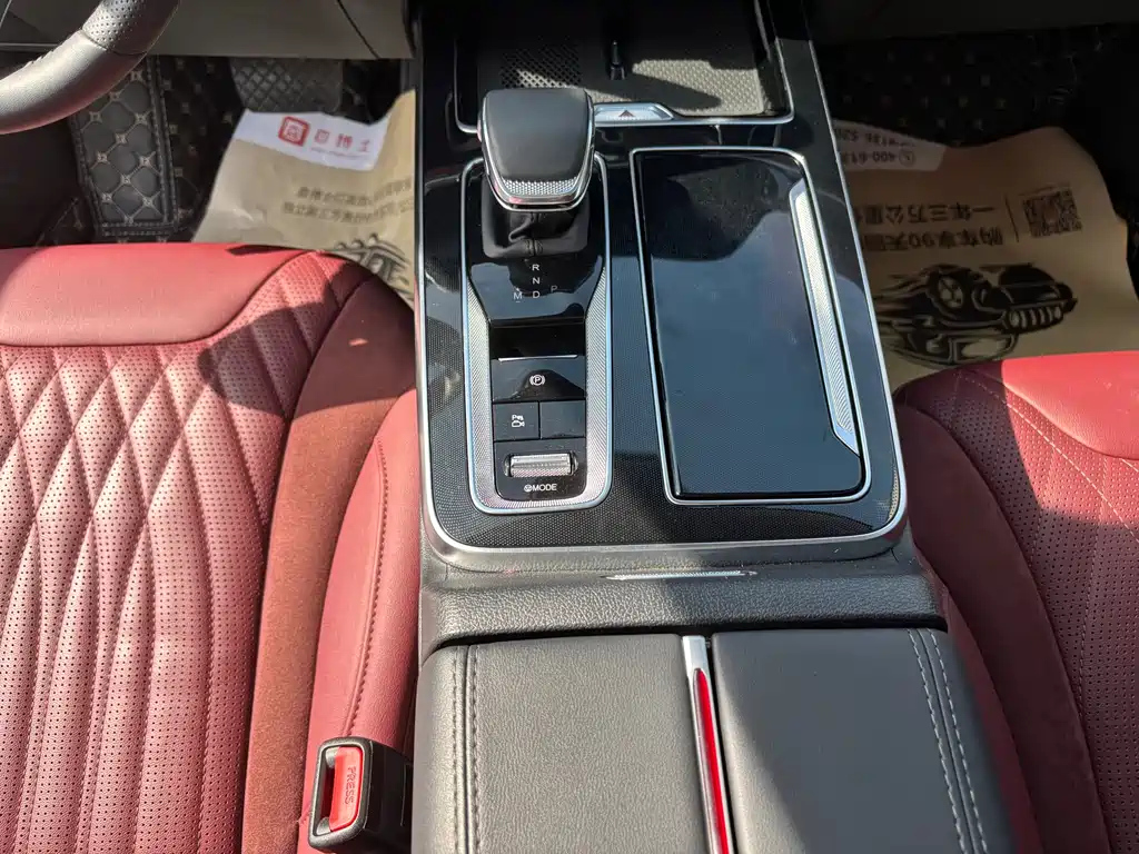 HONGQI HS5 2023