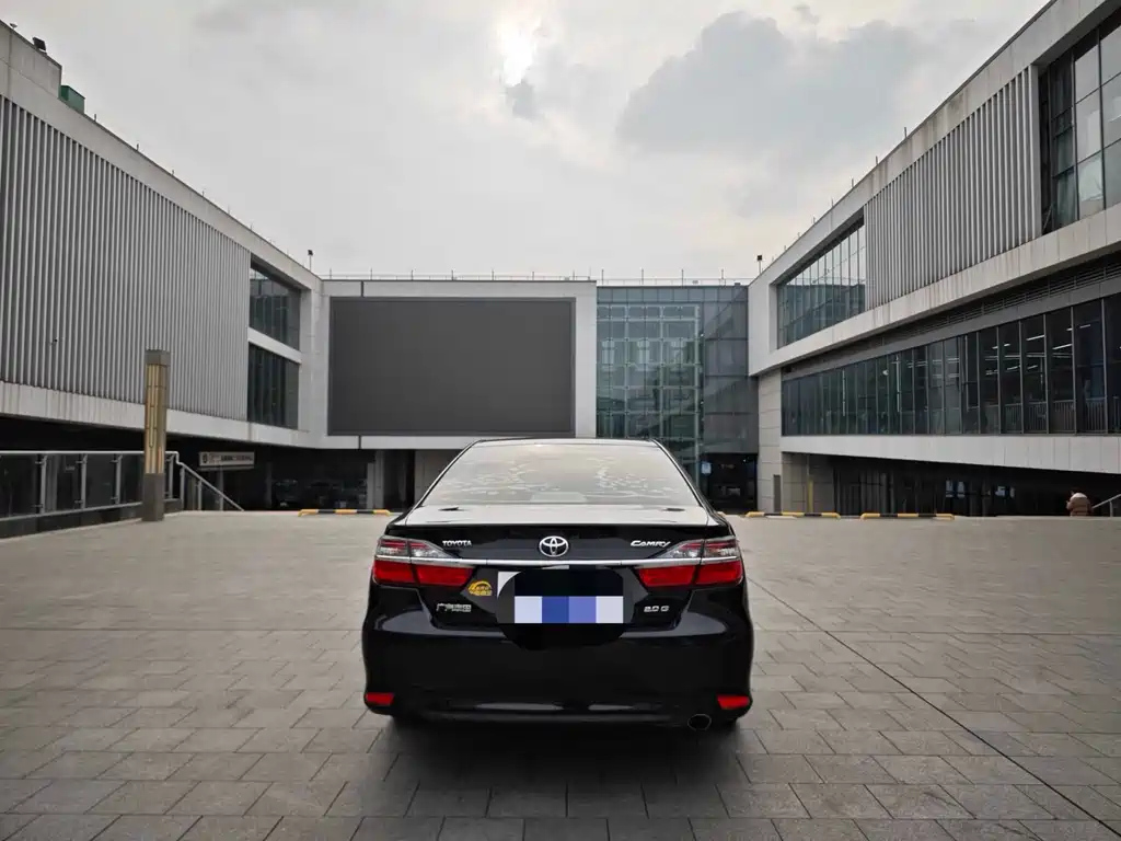 TOYOTA CAMRY 2016