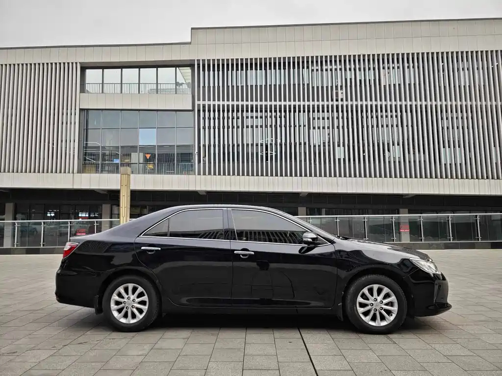 TOYOTA CAMRY 2016