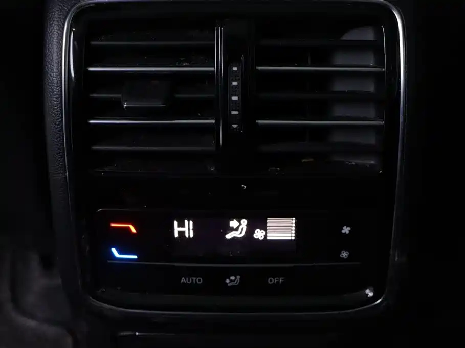 VOLKSWAGEN MAGOTAN 2020