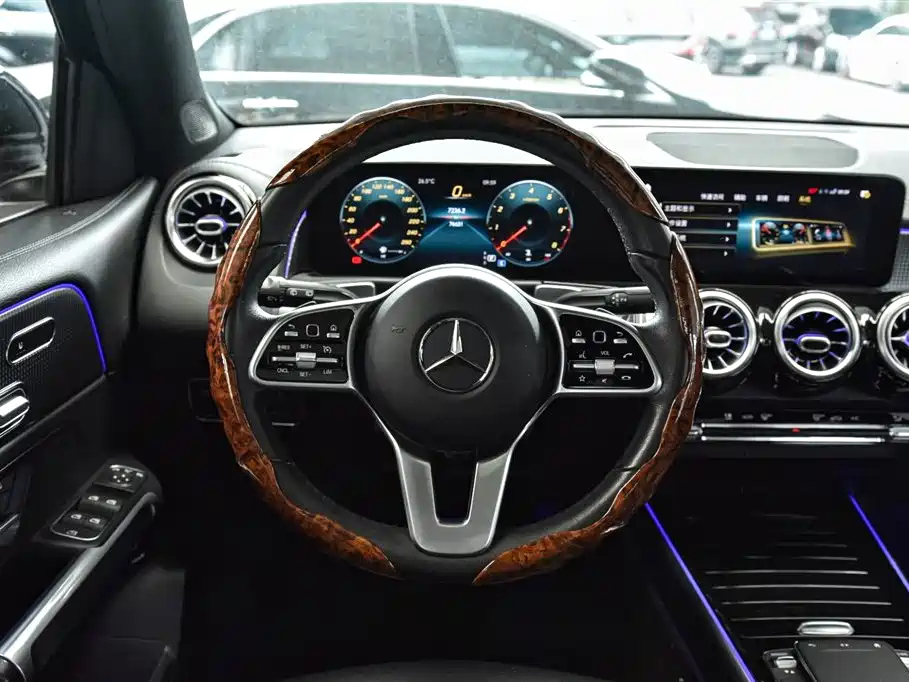 MERCEDES BENZ GLB 2021