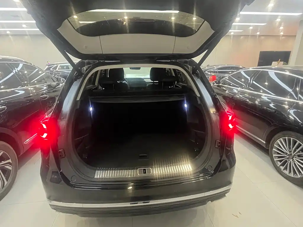 HONGQI HS5 2023